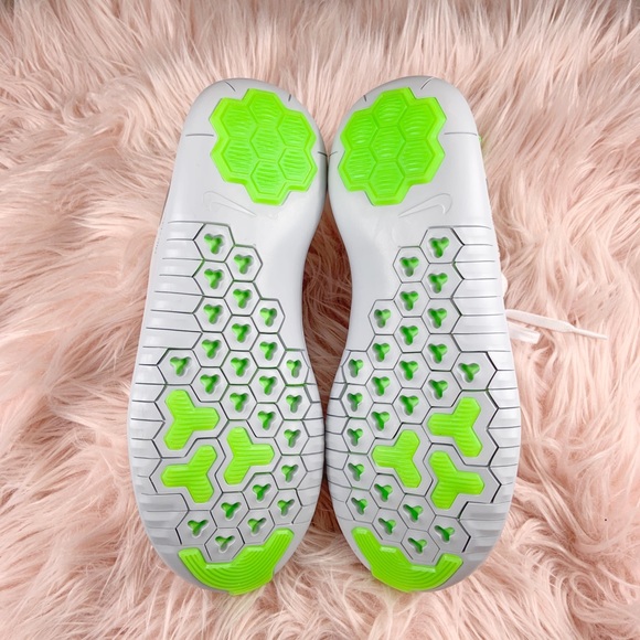 New Nike Women’s TR8 Training Shoes - Picture 4 of 5